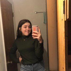 Meet your Posher, Alyssa